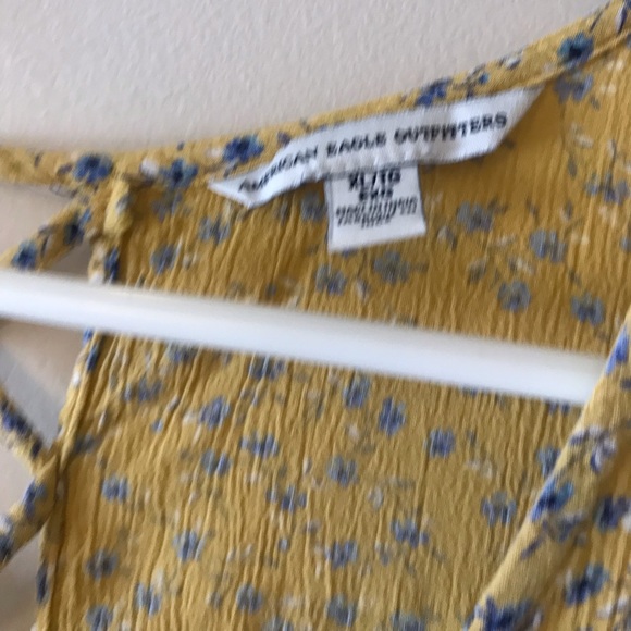 AE Yellow and blue shirt w/criss cross back Size XL - Picture 7 of 7